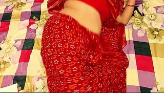 Tight Pussy Desi Bhabhi in Saree Fucked Hard by Devar