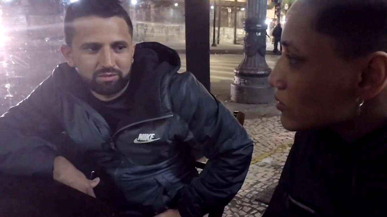 Aghata quente nao tinha dinheiro pra mim pagar meu dolares americano pagou de outro jeito trazendo gostoso