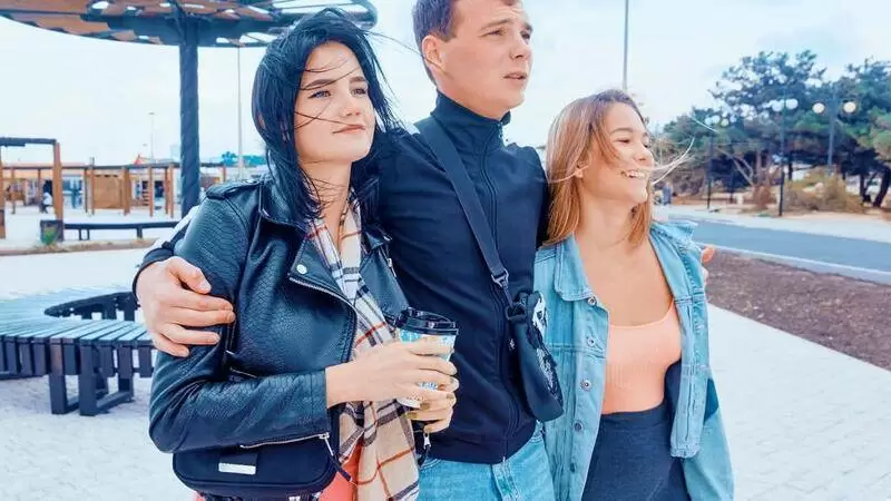 h1 style font size 16px Lad Enjoys Two Bisexual Beauties 720p VHQ h1