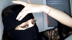 Arab MILF teases me on webcam