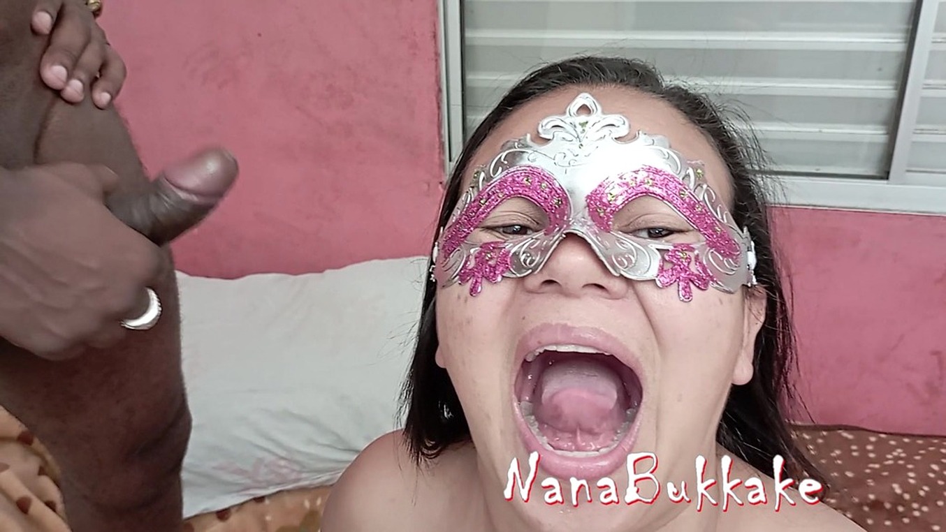 Transando anal com negro bem cacetudo e ele gozando na minha boca