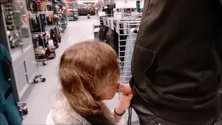 Exciting Blowjob in Shopping Center