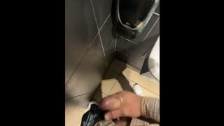 Masturbation Risquée Dans Les Toilettes McDonald