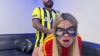 Maskeli Kadın