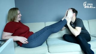 Full Video - Big foot worship housecall (huge feet, BBW feet, feet in face, BIG soles, meaty feet, barefoot)