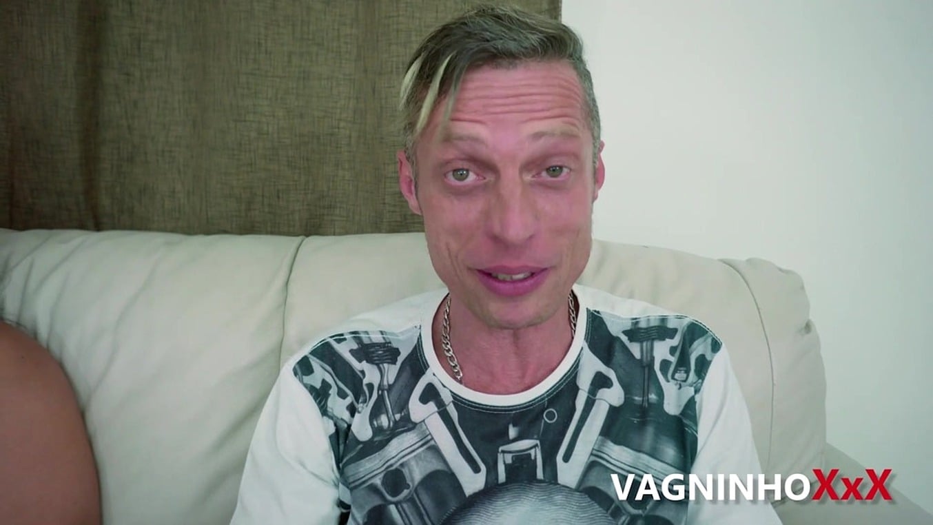 A estreia de Bruna Lopesxx sem mascara no porno fodendo com Vagninho no pelo.
