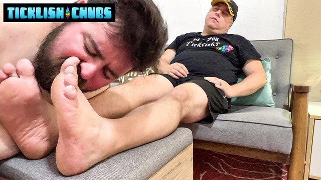 Incredible Nemo Licks Matts Feet to Sensation - Pornhub Gay