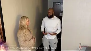 Tip Tig porn video – Cash or Ass 3 Creampie Tip