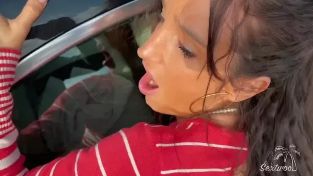 Petite Salope Exhibe Se Fait Défoncer Sur Le Bord De La Route - Faciale- Amateur
